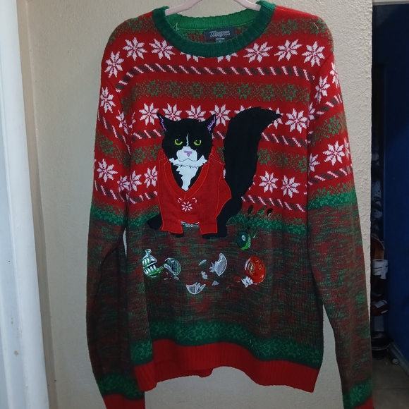Festive Red and Green Cat Sweater - Picture 1 of 5